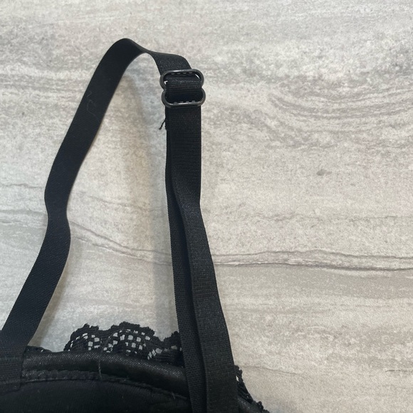 Vintage Red and Black Corset with Lip Print - Picture 5 of 5